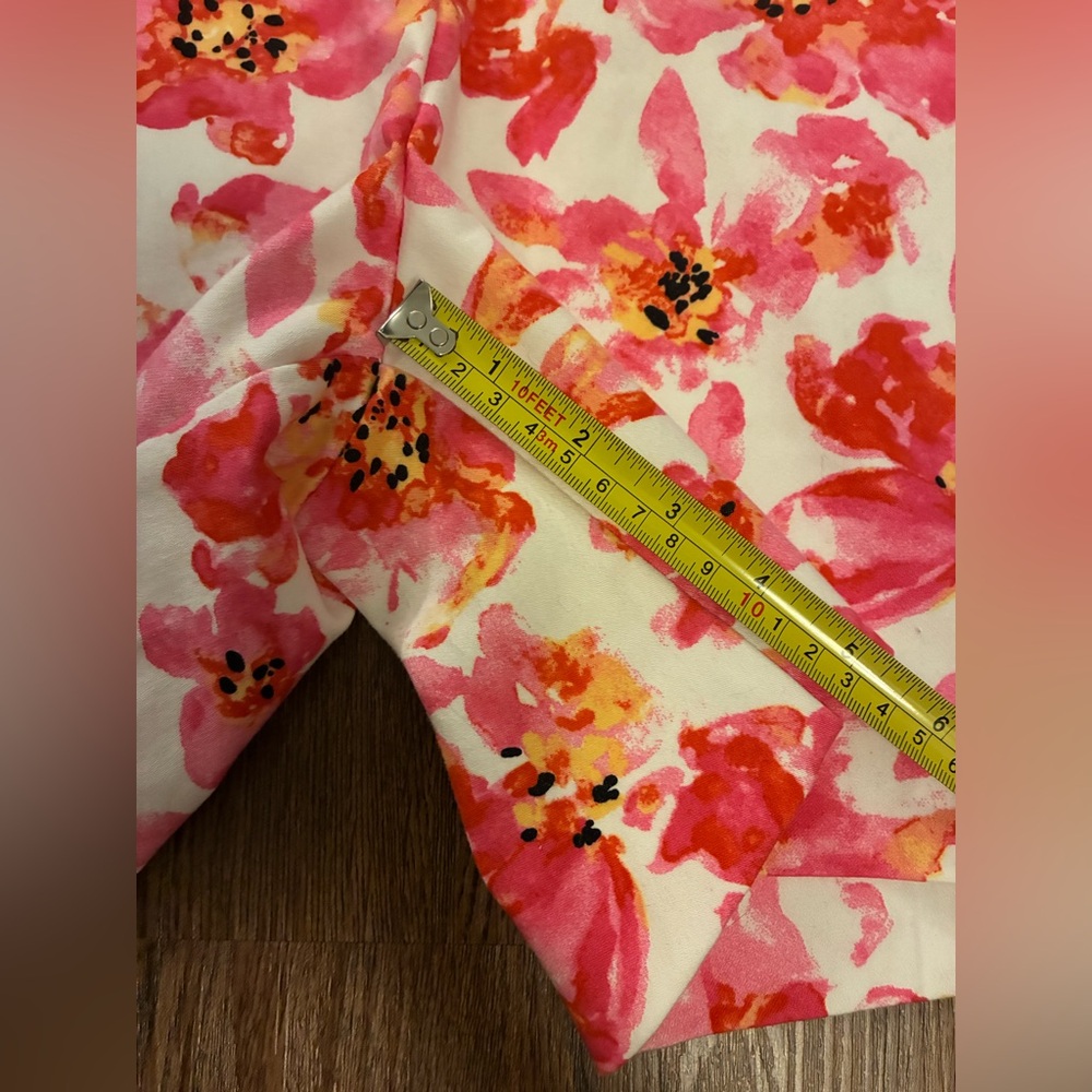 Isaac Mizrahi Pink and Yellow Floral Tailored Shorts - Size 14 - Picture 7 of 8